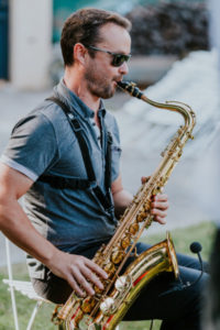 Le Saxophoniste du Groupe Musique Jazz Mariage Nîmes