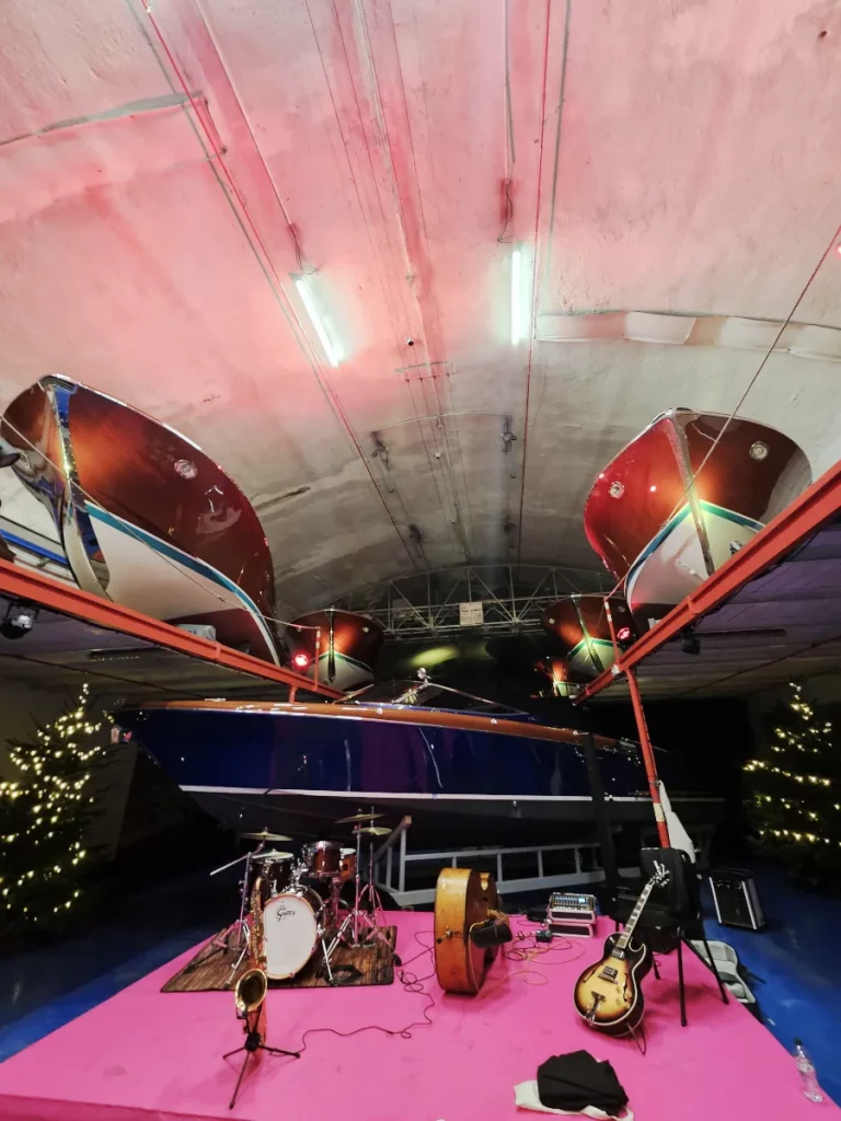 Le groupe Jazz anime une soirée d'entreprise à Monaco au Tunnel Riva en Quartet avec batterie et Saxophone